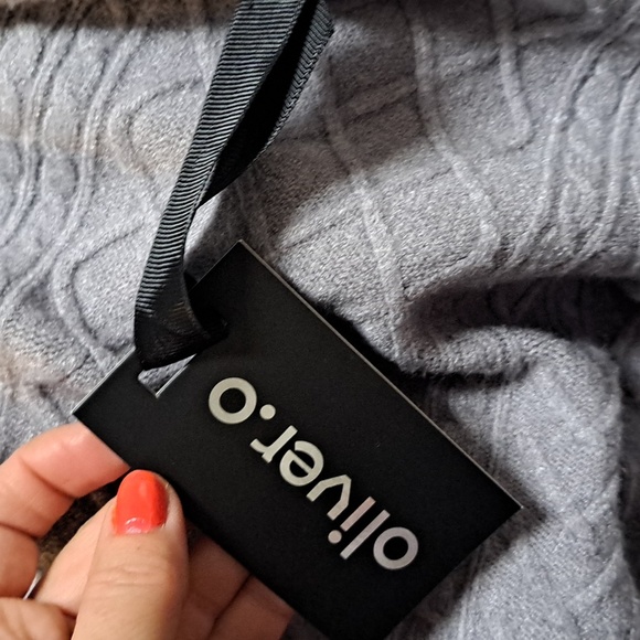 Oliver. O Gray Bat Wing Oversized Cropped Turtleneck Sweater. Size Medium NWT - Picture 8 of 9